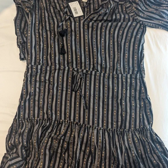 Paige Drawstring Dress - Picture 5 of 6